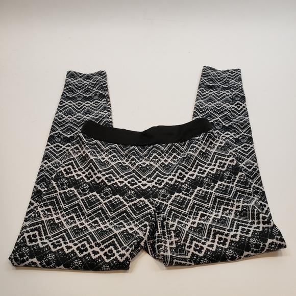 2/$18 Joe Benbasset Print Leggings - Picture 5 of 5